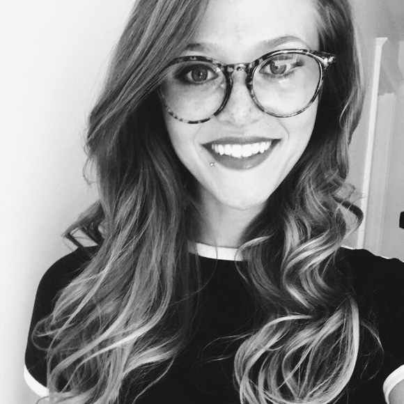 MEET THE POSHER✨🌱💖 - Picture 1 of 8